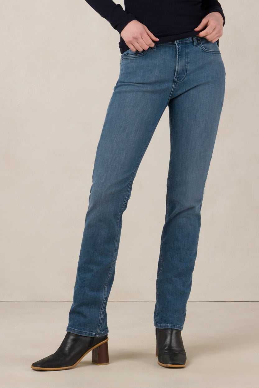 Kings Of Indigo Damen vegan Jeans Emi Journey Minimum Used Blau