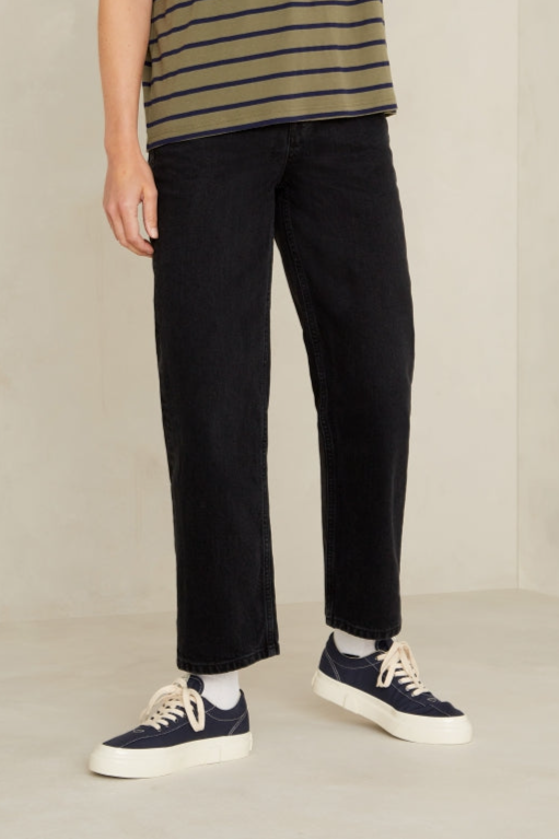 Kings Of Indigo Damen vegan Cropped Jeans Liora Used Holo Schwarz
