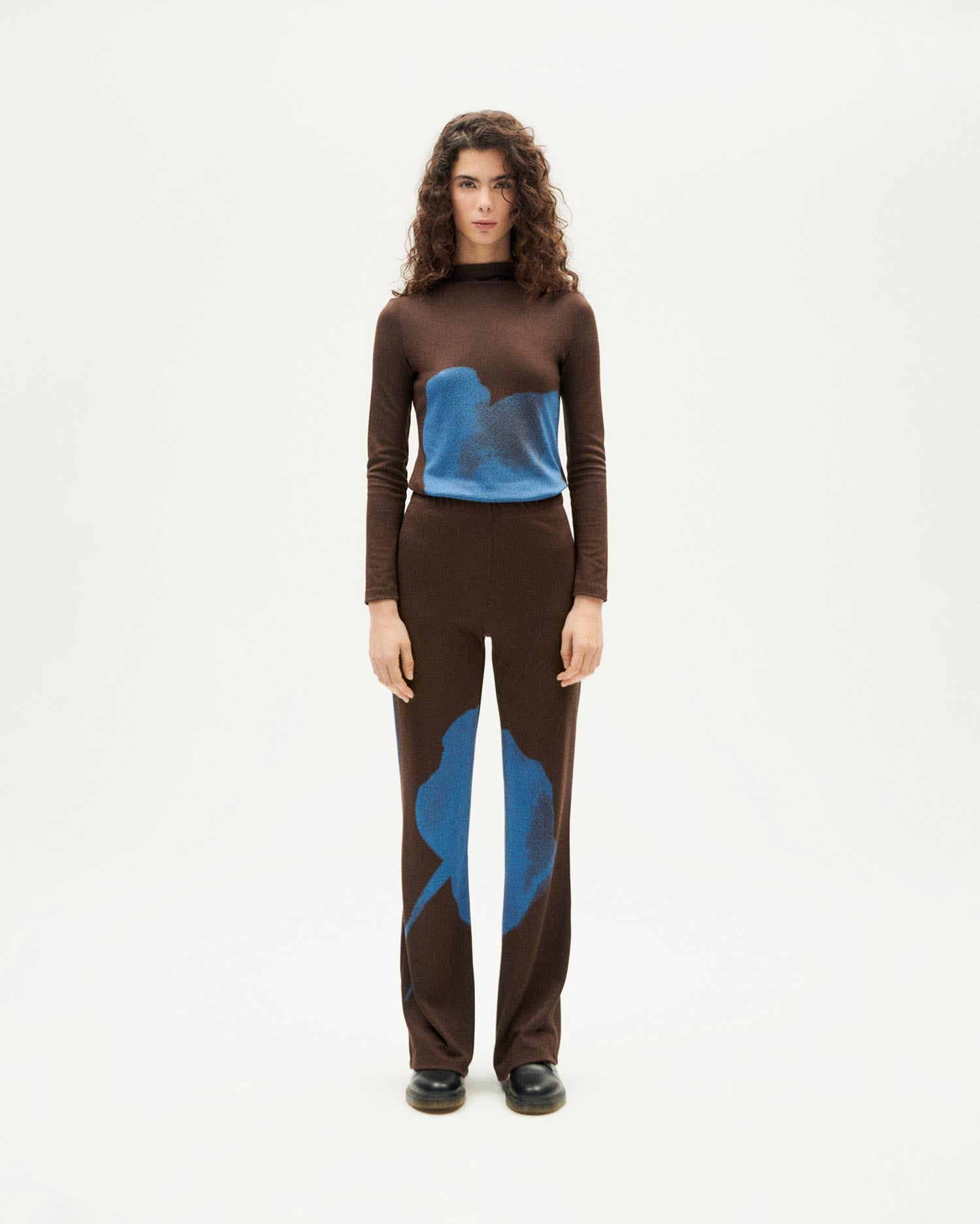 90353 - Thinking MU Damen vegan Hose Naia Flower Brown