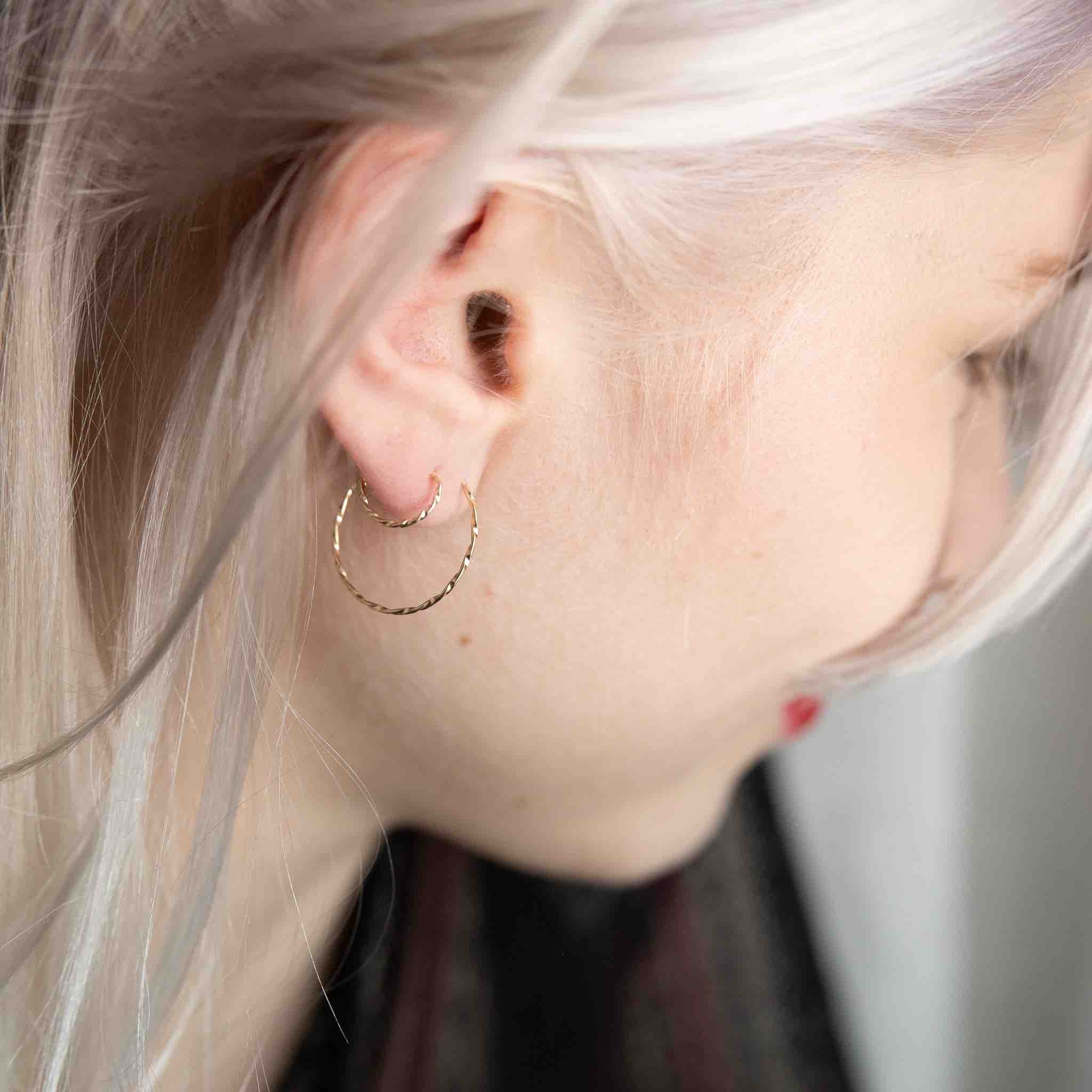 fejn womens vegan Tiny Hoop Twisted Rose Gold