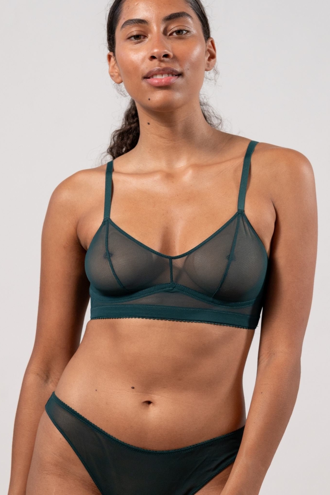 Image of Understatement dames vegan Mesh Balconette Dennengroen