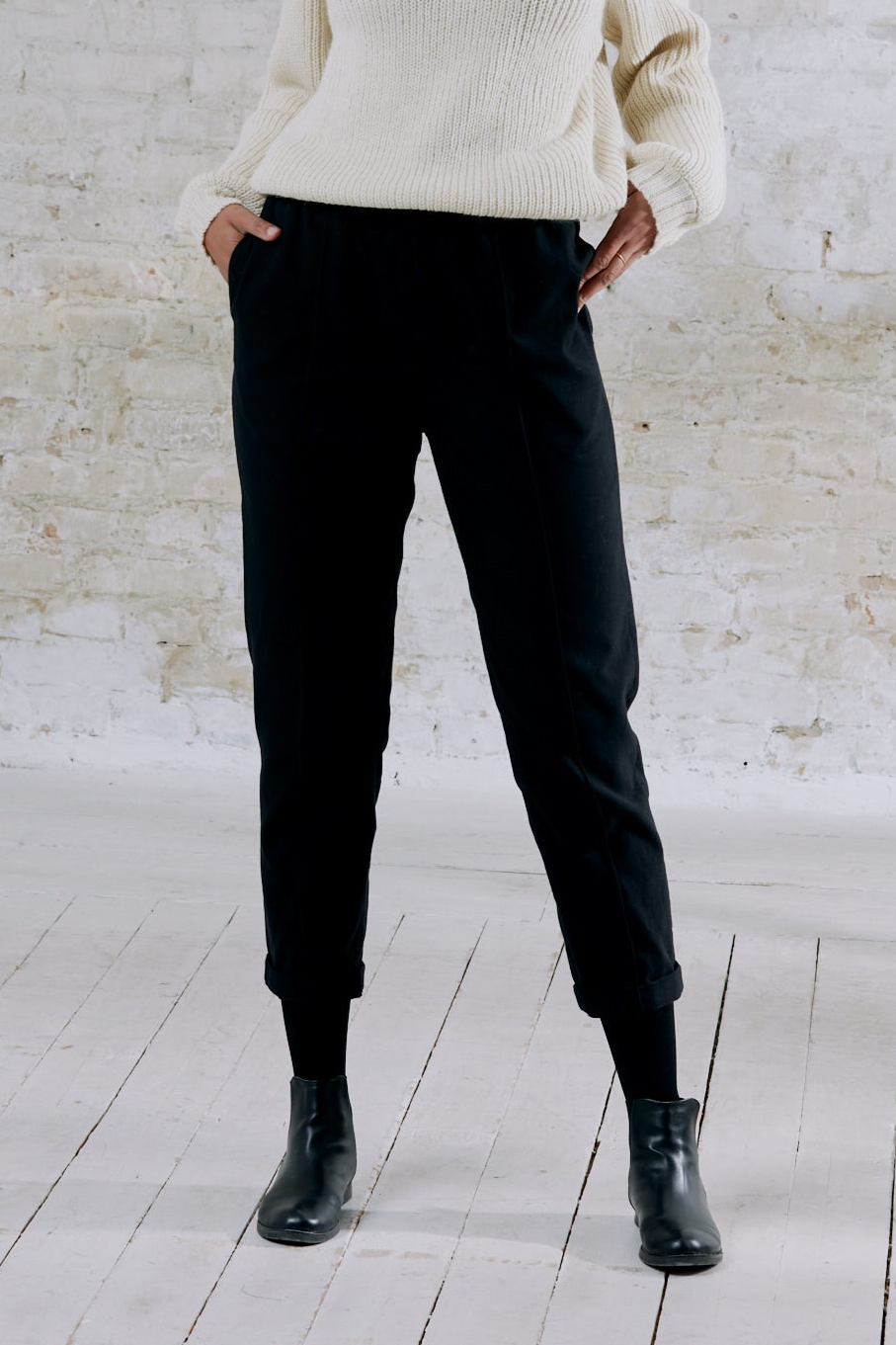 Image of Jyoti Fair Works dames vegan Broek Laharim Zwart