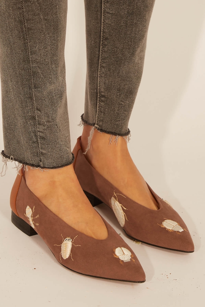 Momoc Damen vegan Ballerinas Stickerei KÃ¤fer Braun