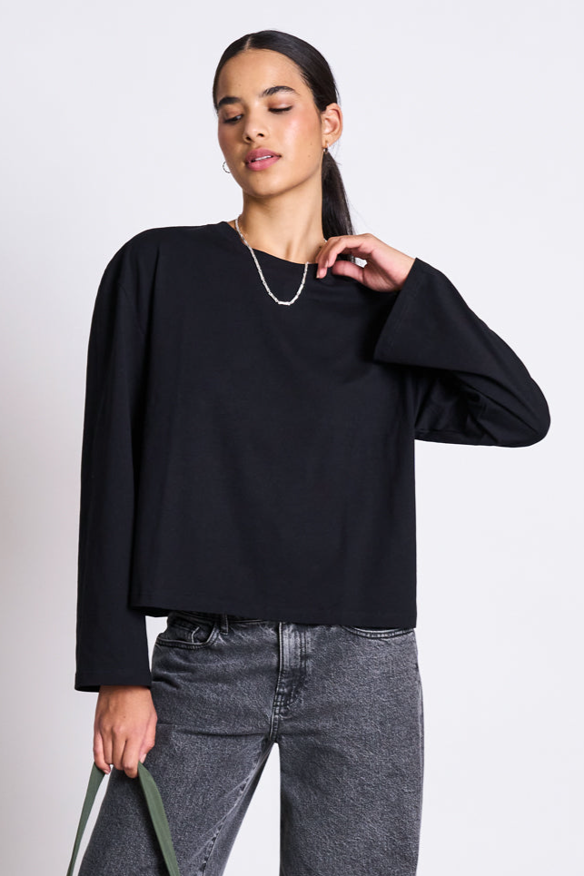 JAN 'N JUNE Damen vegan Langärmliges Boxy Ankira Schwarz