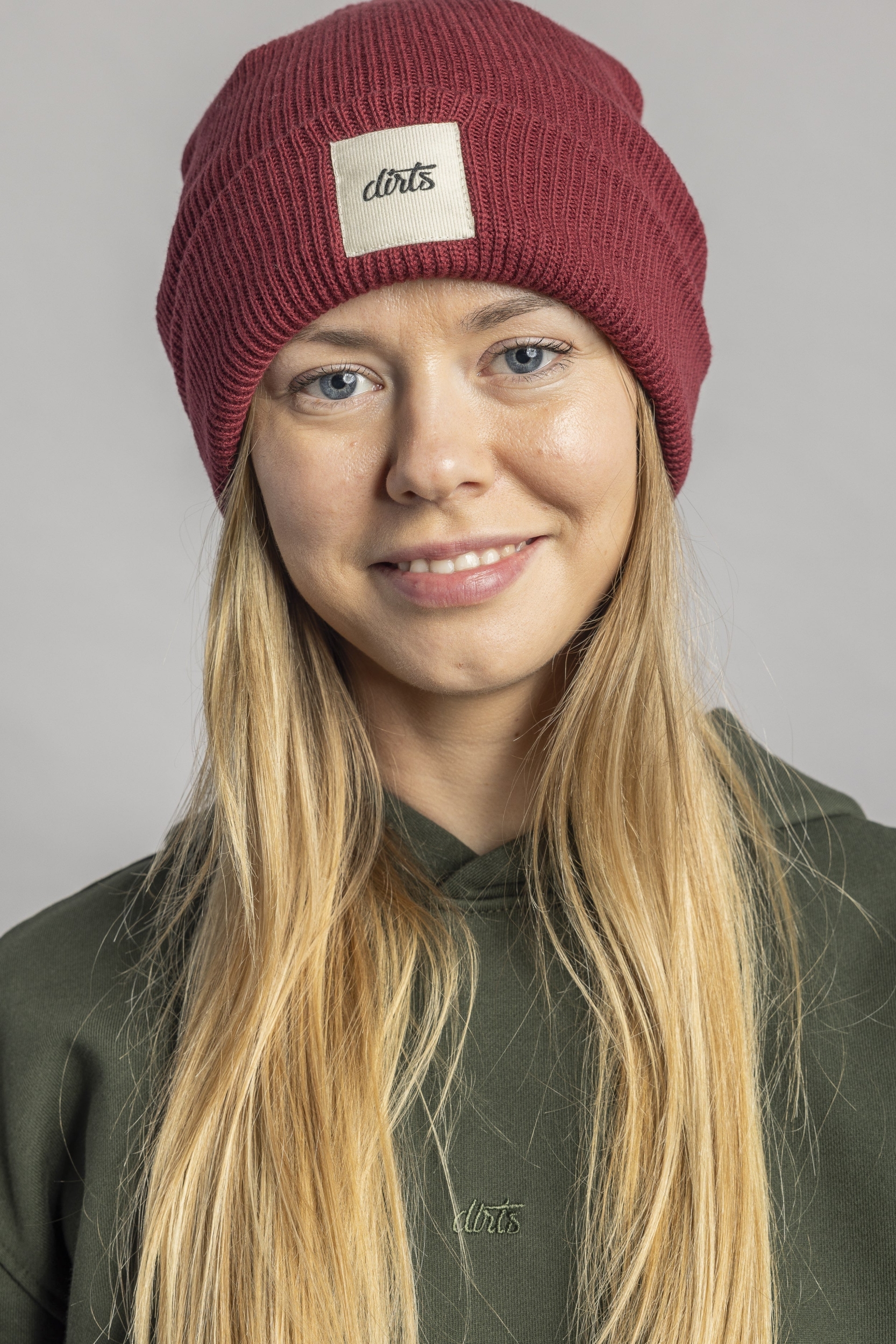 DIRTS men vegan Beanie Classic Beetroot