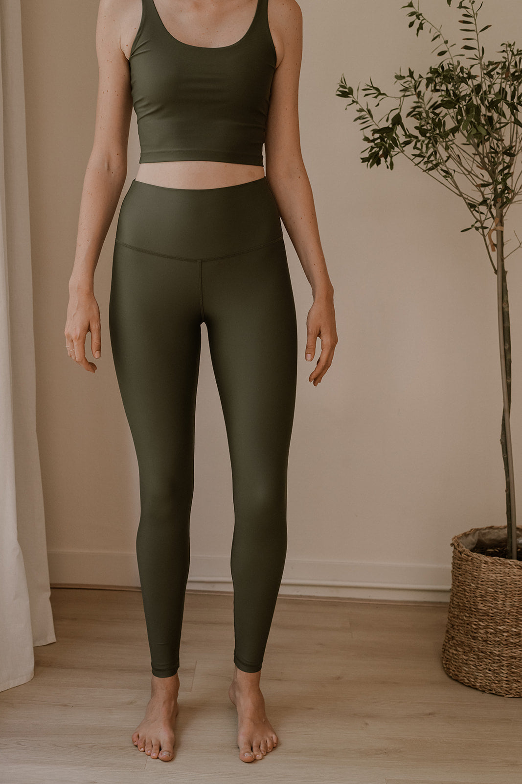 The View Yoga womens vegan Leggings Vida Forest Green