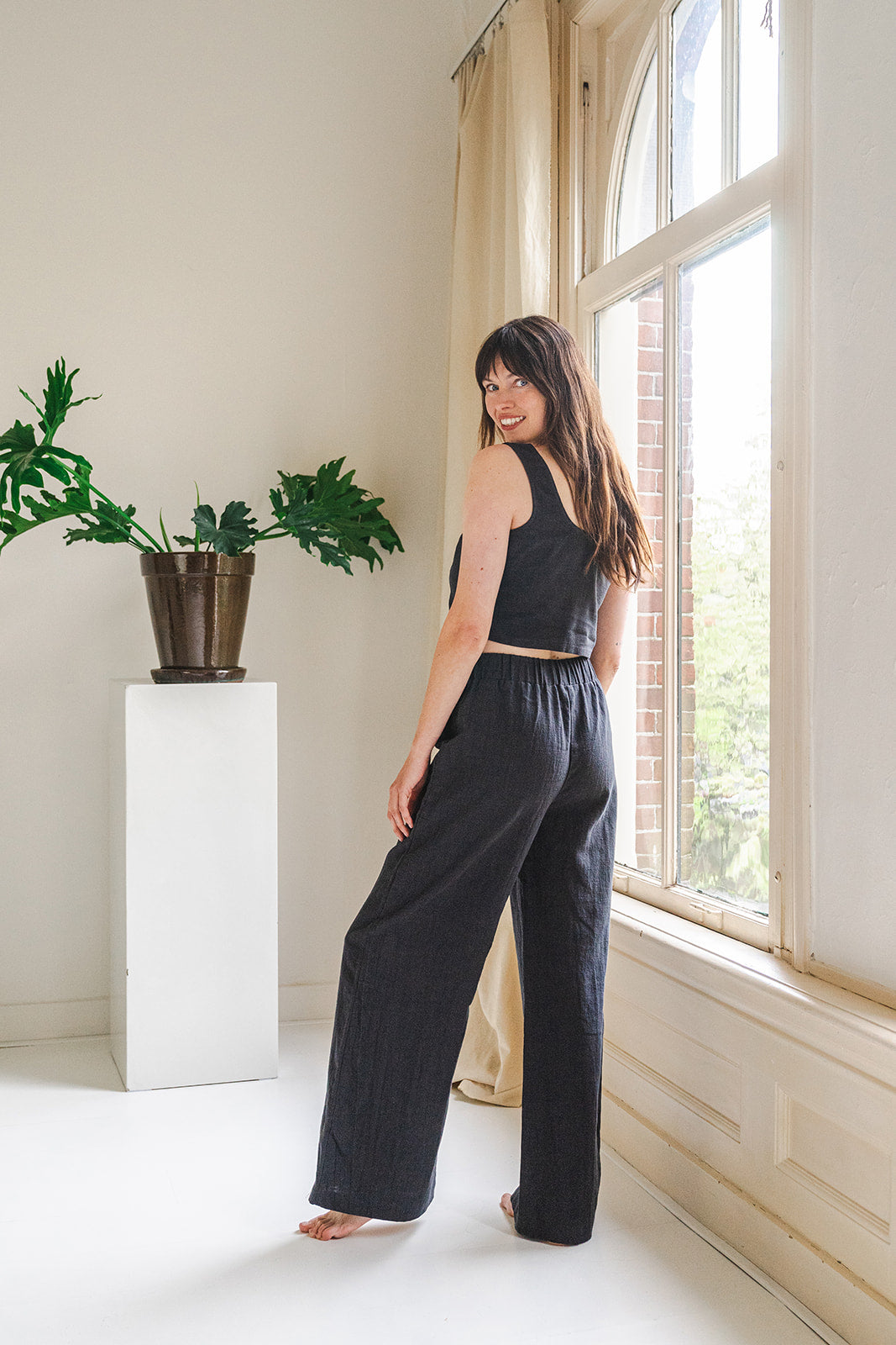 The View Yoga womens vegan Pants Teya Black