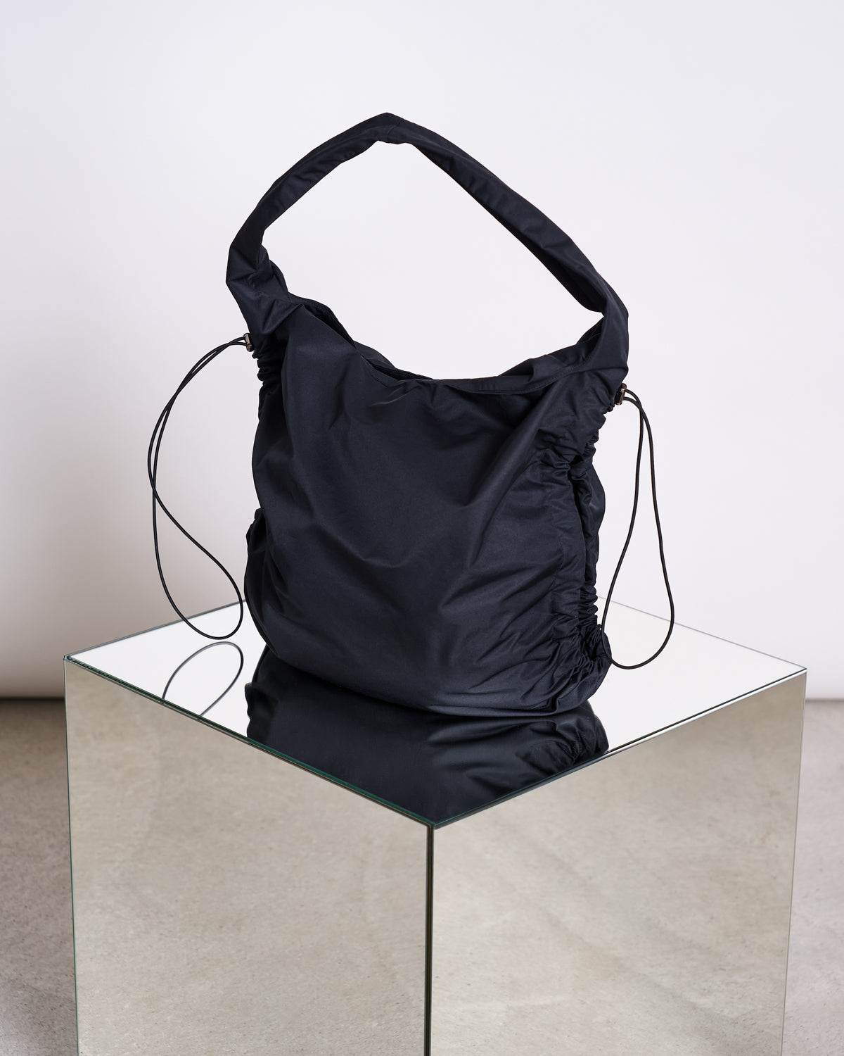 JAN 'N JUNE Tas Shopper Trekkoord Lyne Zwart