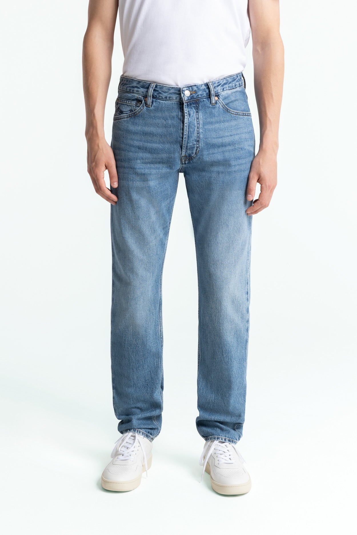 Kings Of Indigo Herren vegan Jeans Addo Atria Mid Used Blau
