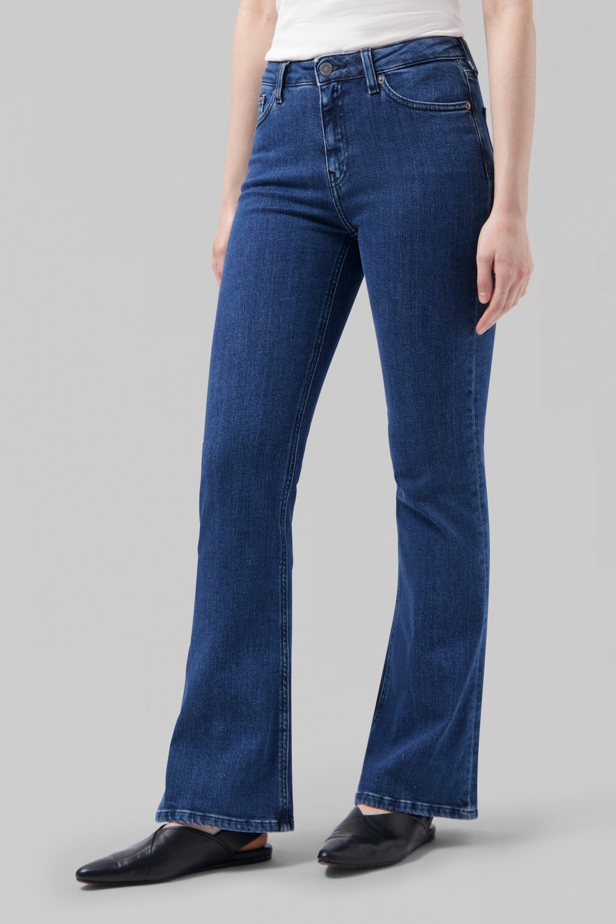 MUD Jeans Damen vegan Jeans High Flared Isy Stone Indigo