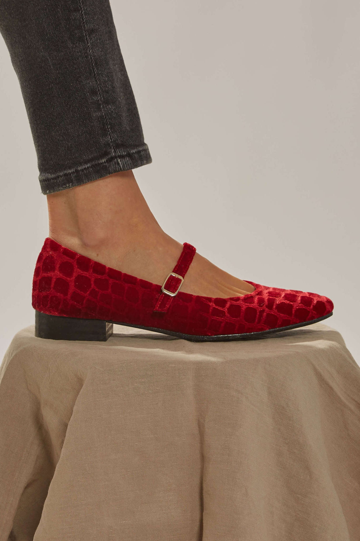 Momoc Damen vegan Ballerinas Coco Velvet Feuerrot