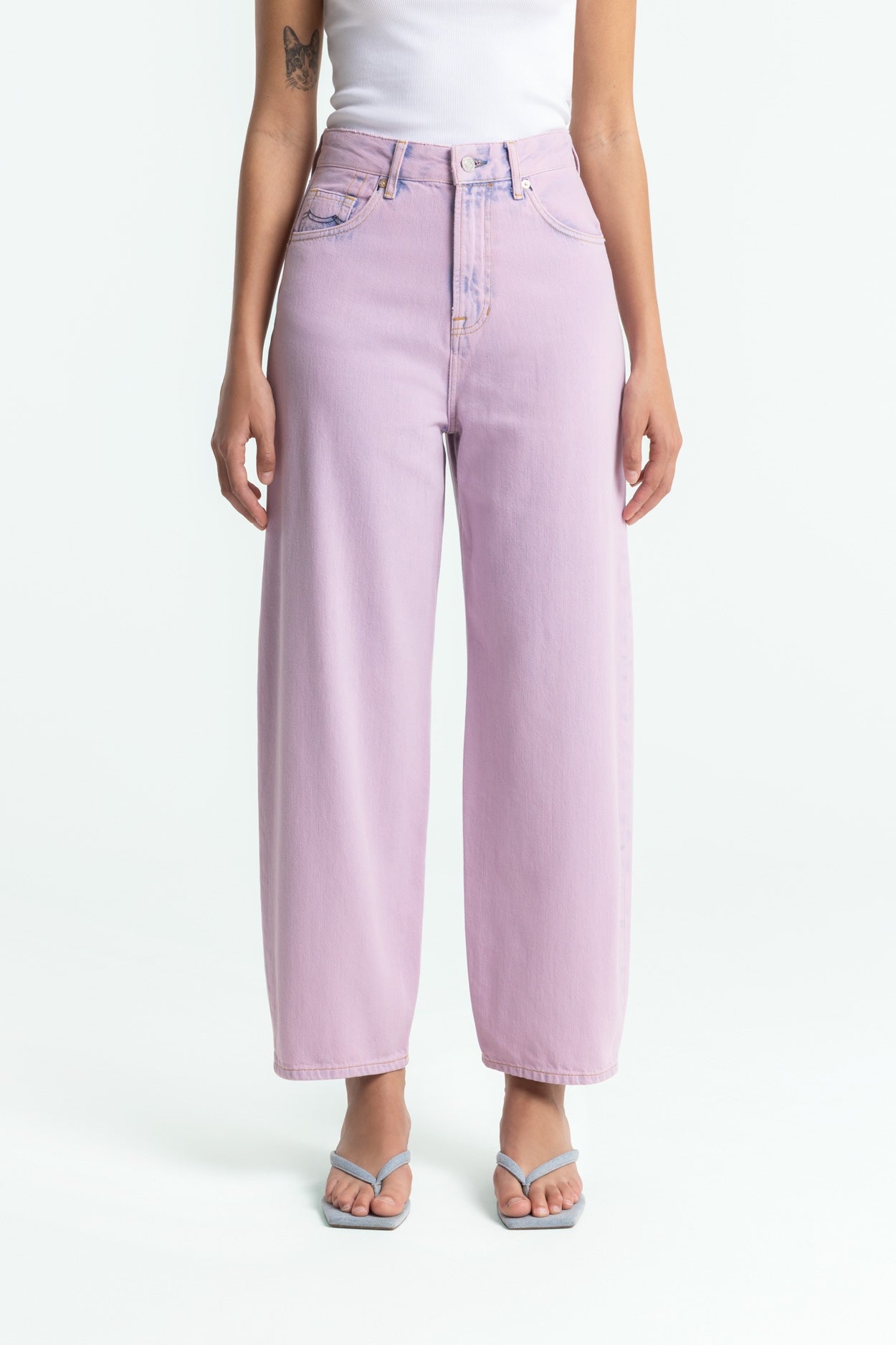 Image of Kings of Indigo dames vegan Jeans Leila Chase Polignac Over-Dye Lila