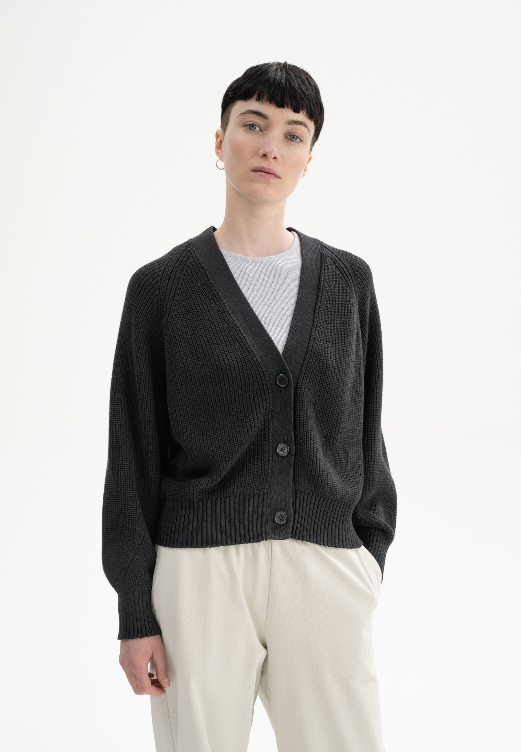 96188 - Damen vegan Rippenstrick Strickjacke Bhuma Schwarz 96188 - Damen vegan Rippenstrick Strickjacke Bhuma Schwarz