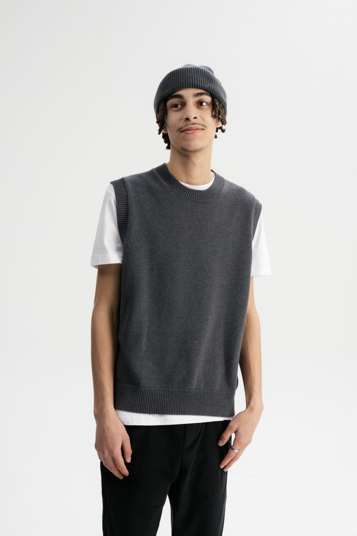 MELA Herren vegan Strickweste Lakesh Anthrazit nge Grau