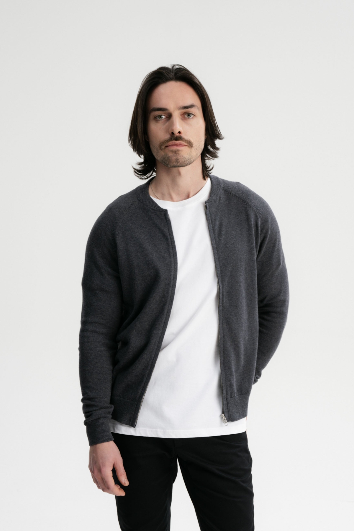 Image of MELA mannen vegan Gebreid Jasje Shamial Antraciet Melange Donkergrijs