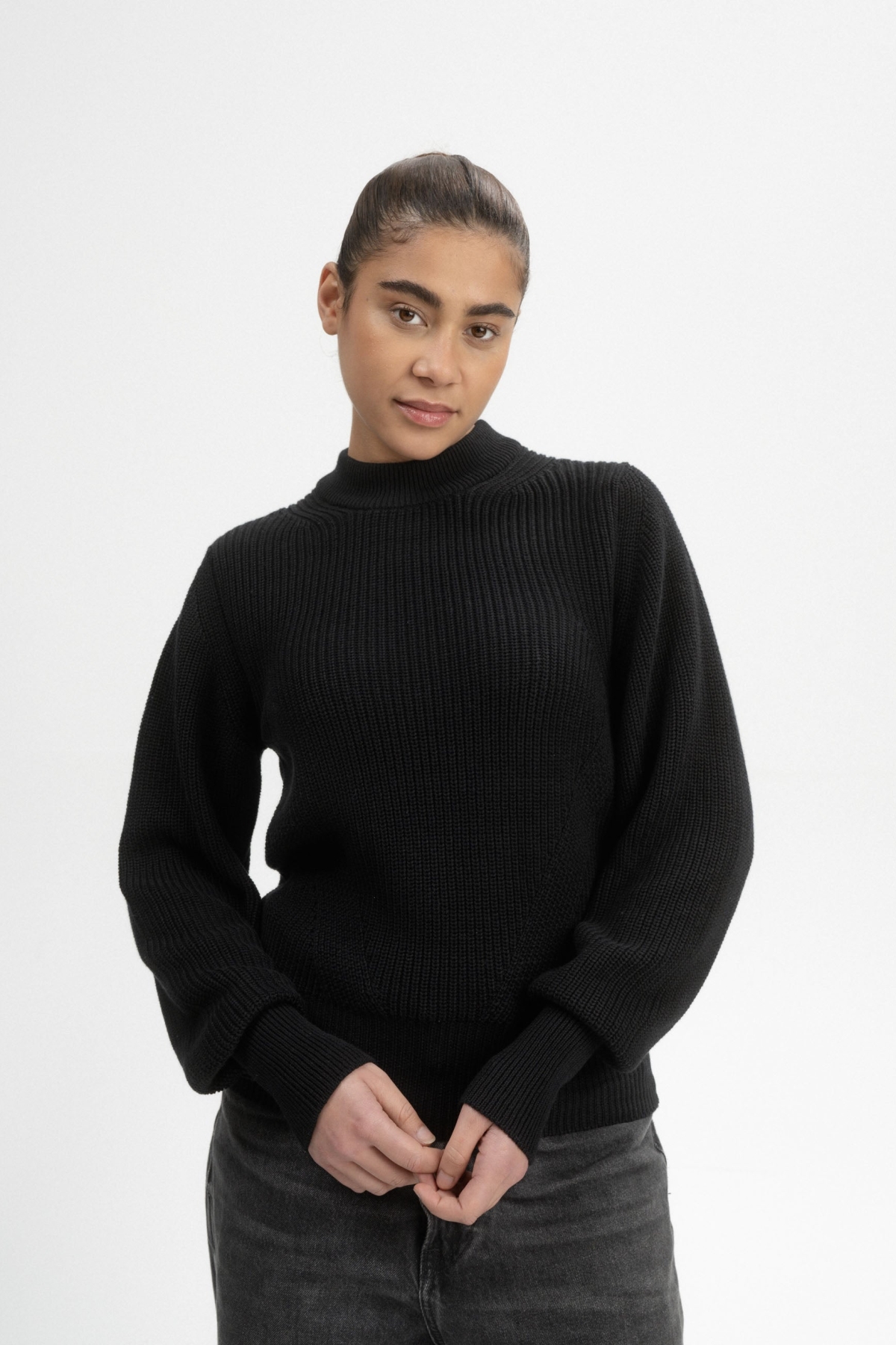 MELA Damen vegan Strickpullover Riya Schwarz