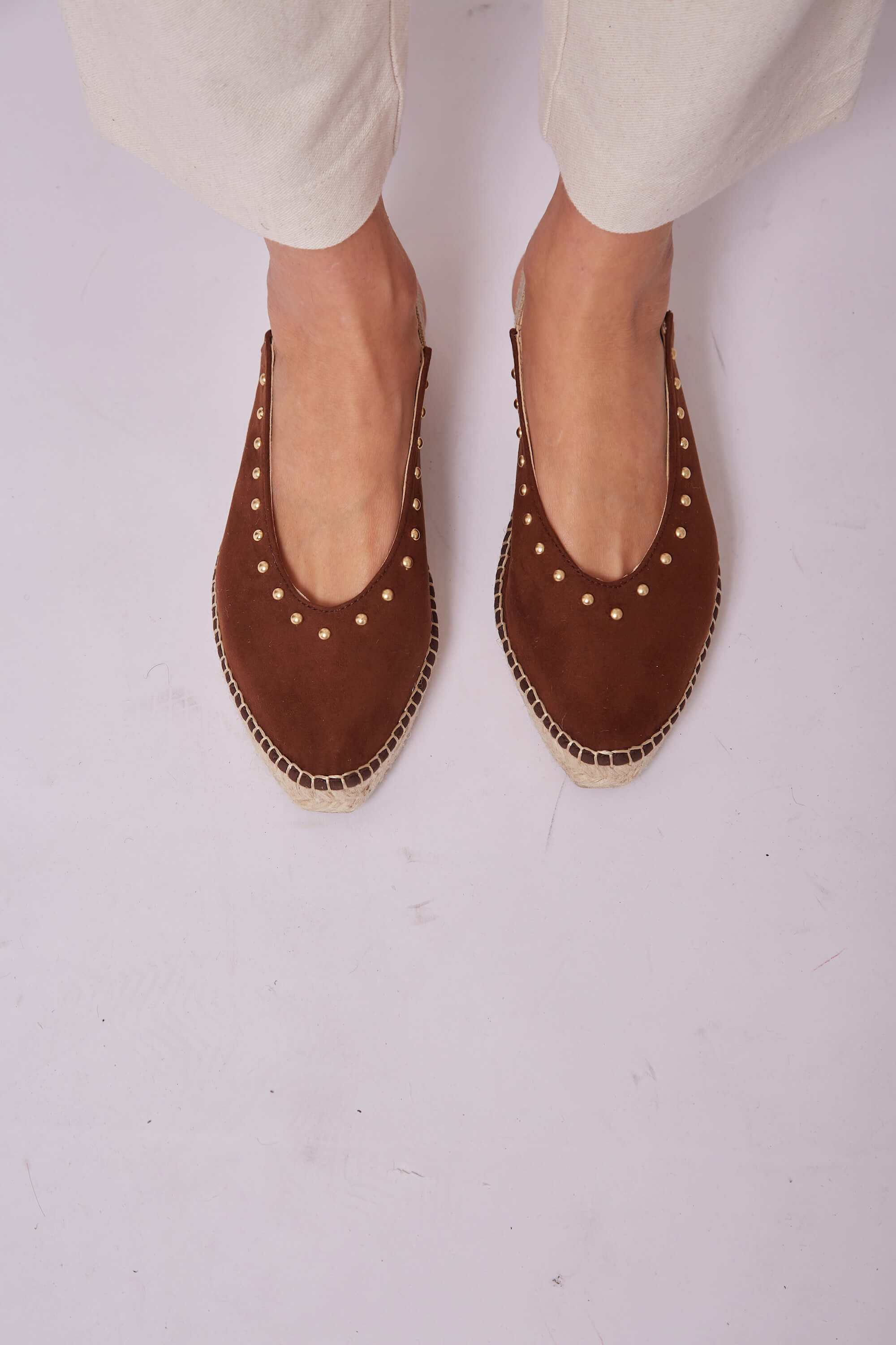 Momoc womens vegan Sandals Studded Cognac