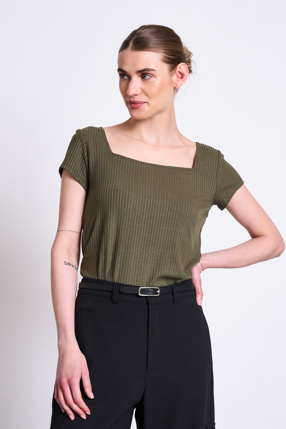 Image of JAN 'N JUNE dames vegan T-Shirt Arima Donker Olijf