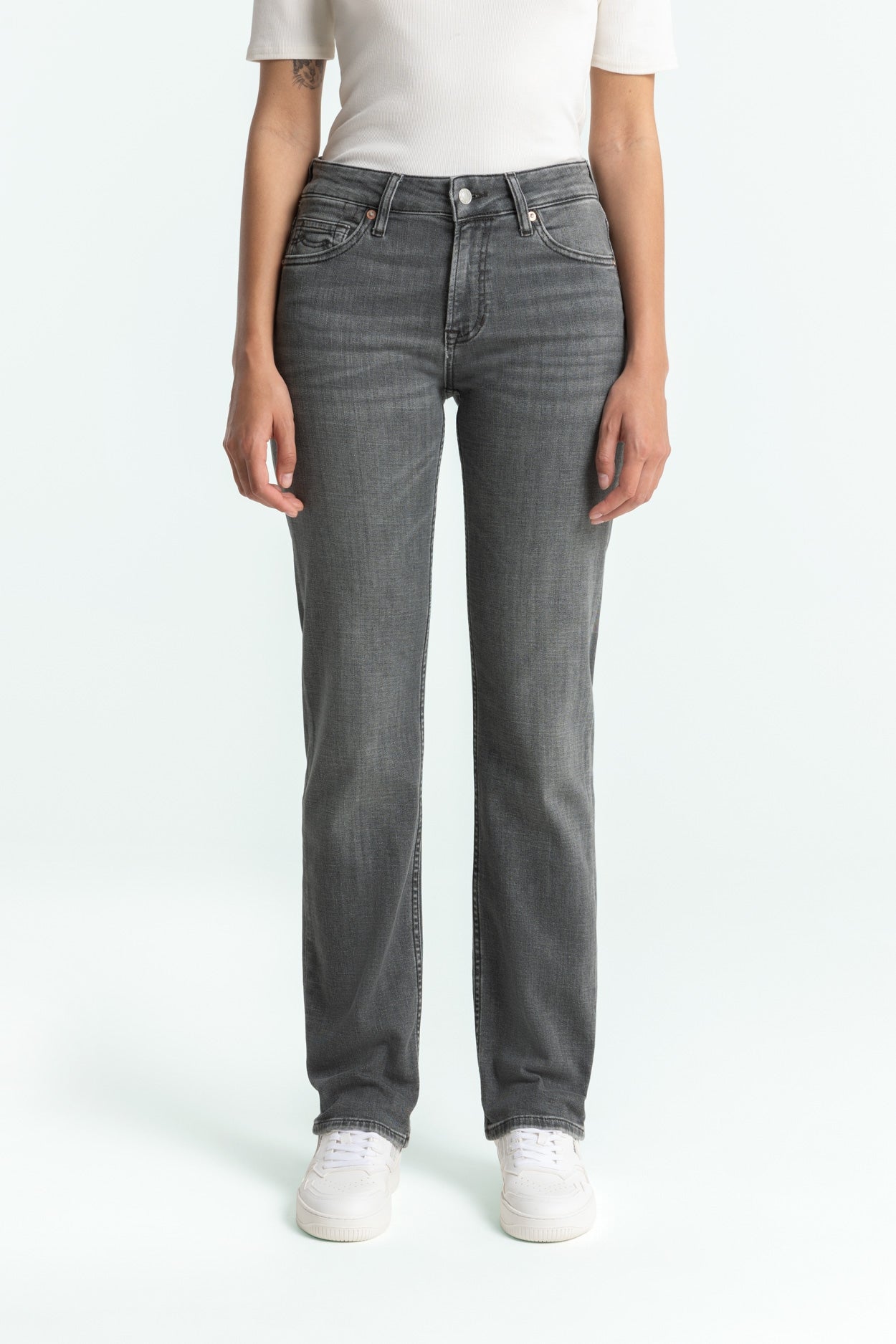Kings of Indigo womens vegan Jeans Emiko Sophia Light Grey