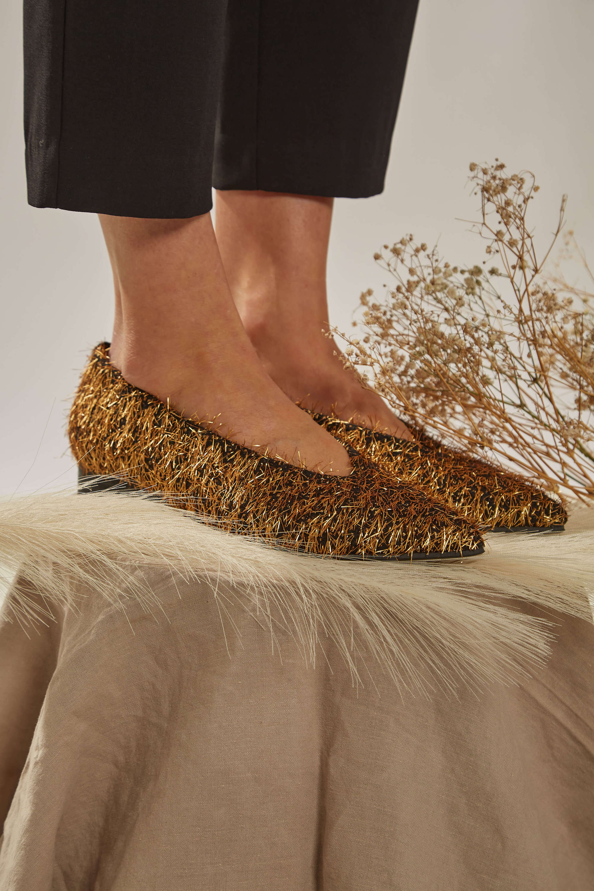 Momoc Damen vegan Ballerinas Metall Pelz