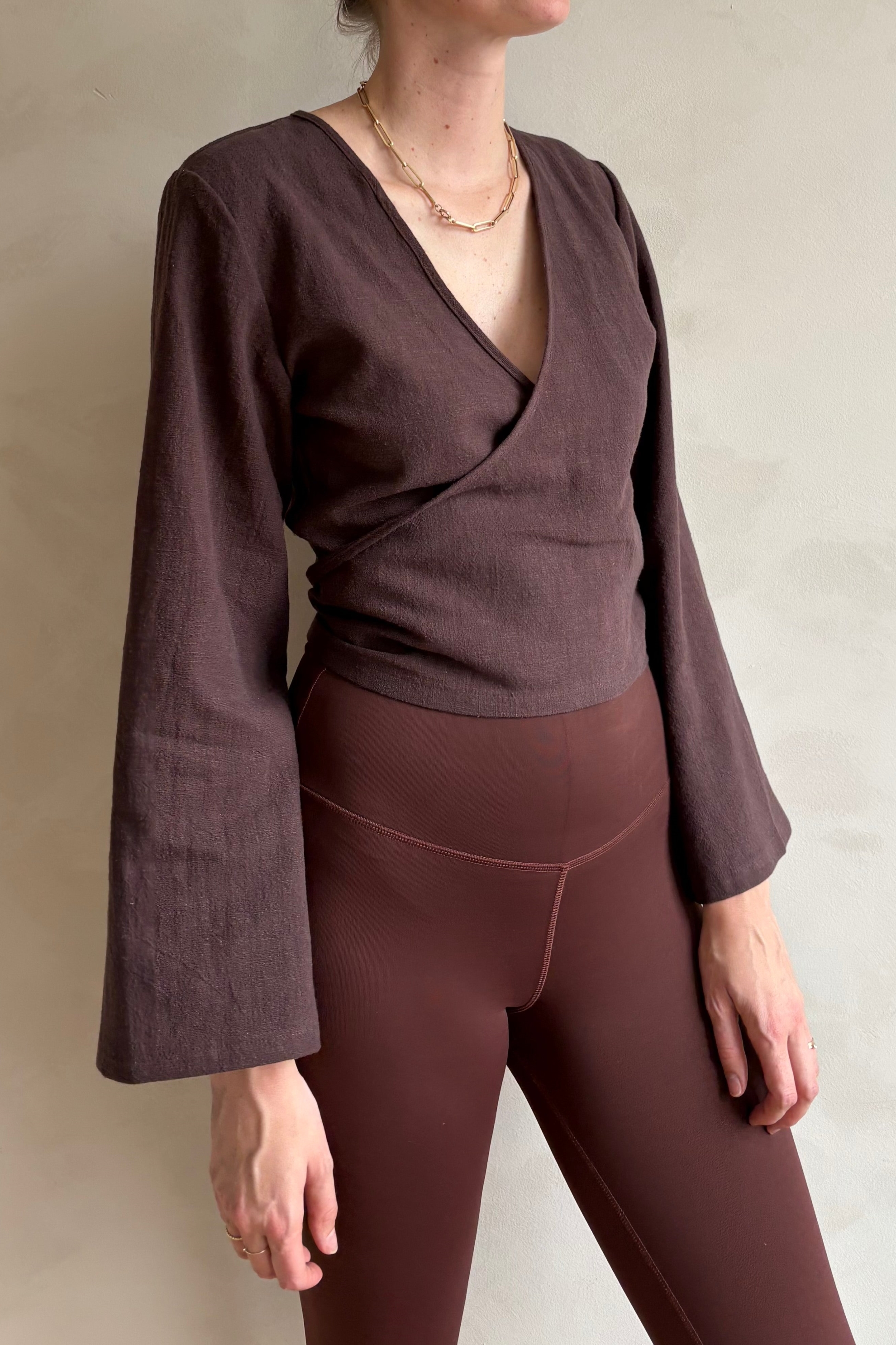 The View Yoga Damen vegan Top Lijn Brown