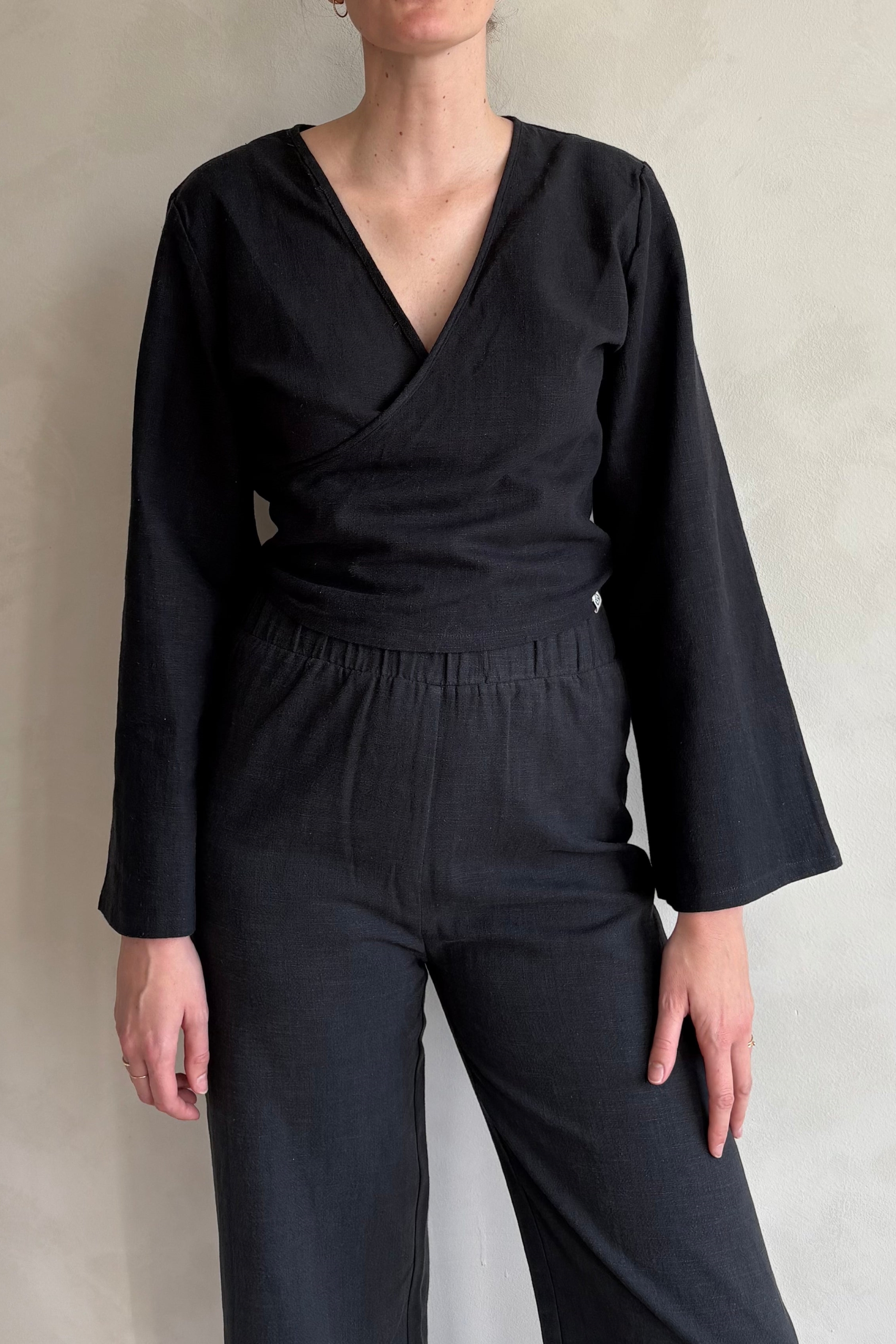 The View Yoga Damen vegan Top Lijn Schwarz