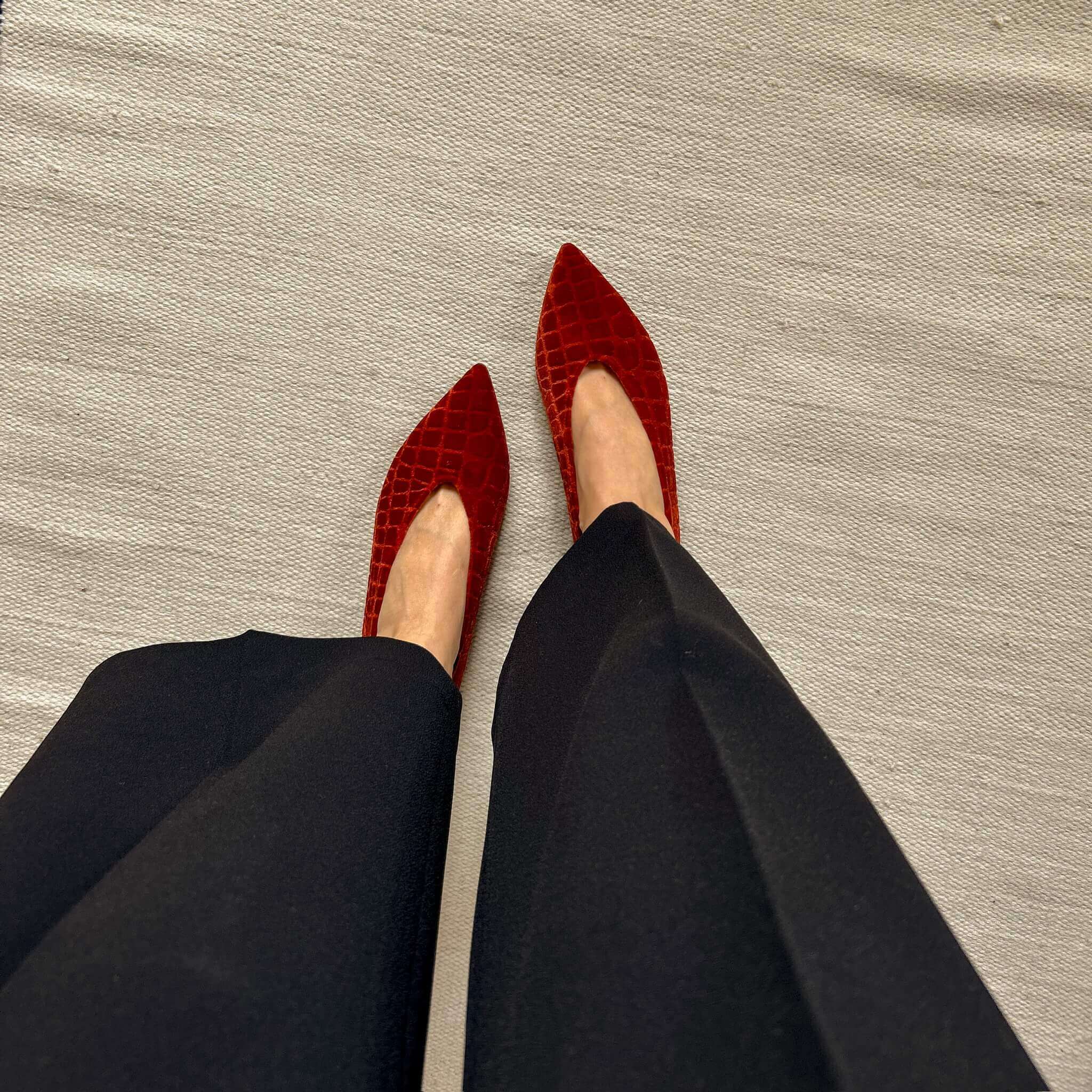 Momoc womens vegan Ballerinas Lava Velvet Coco V.2. Tile