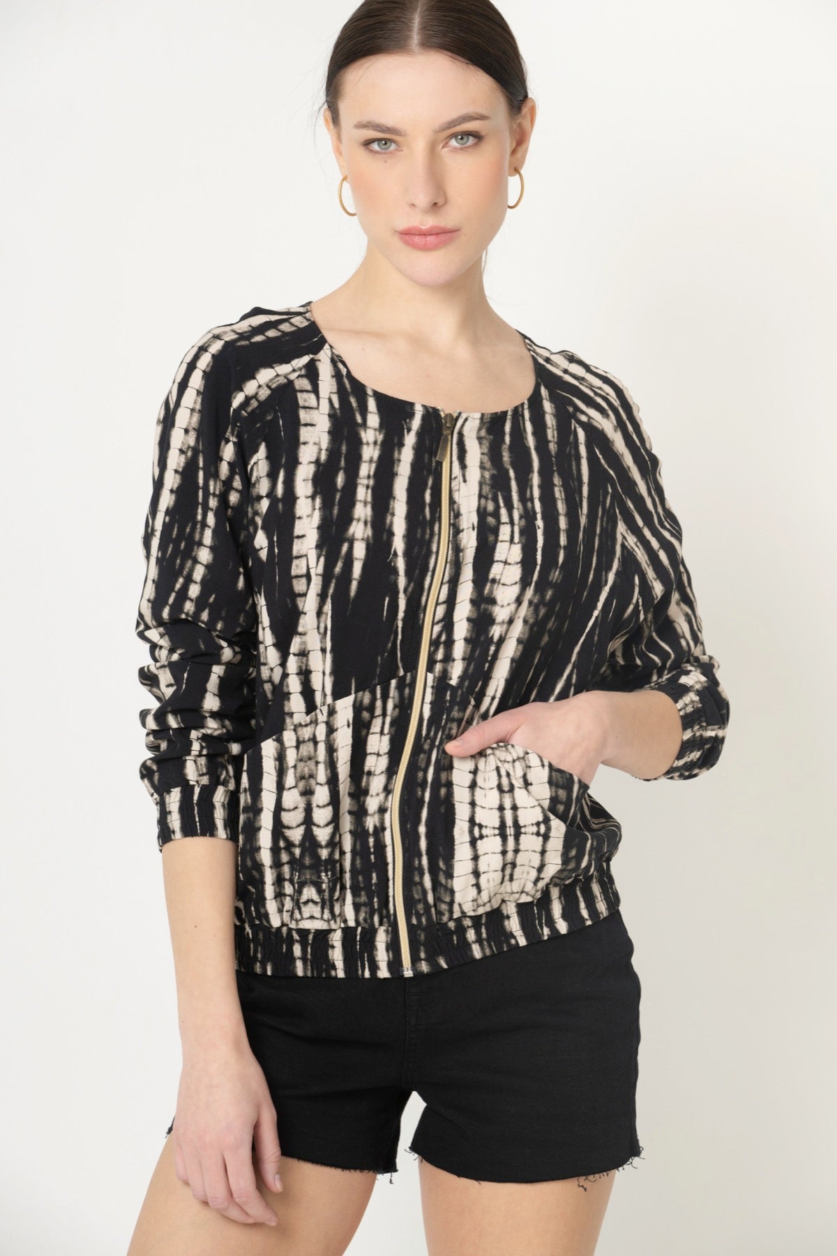 LOVJOI Damen vegan Bluse Jacke Boca Schwarz Batik