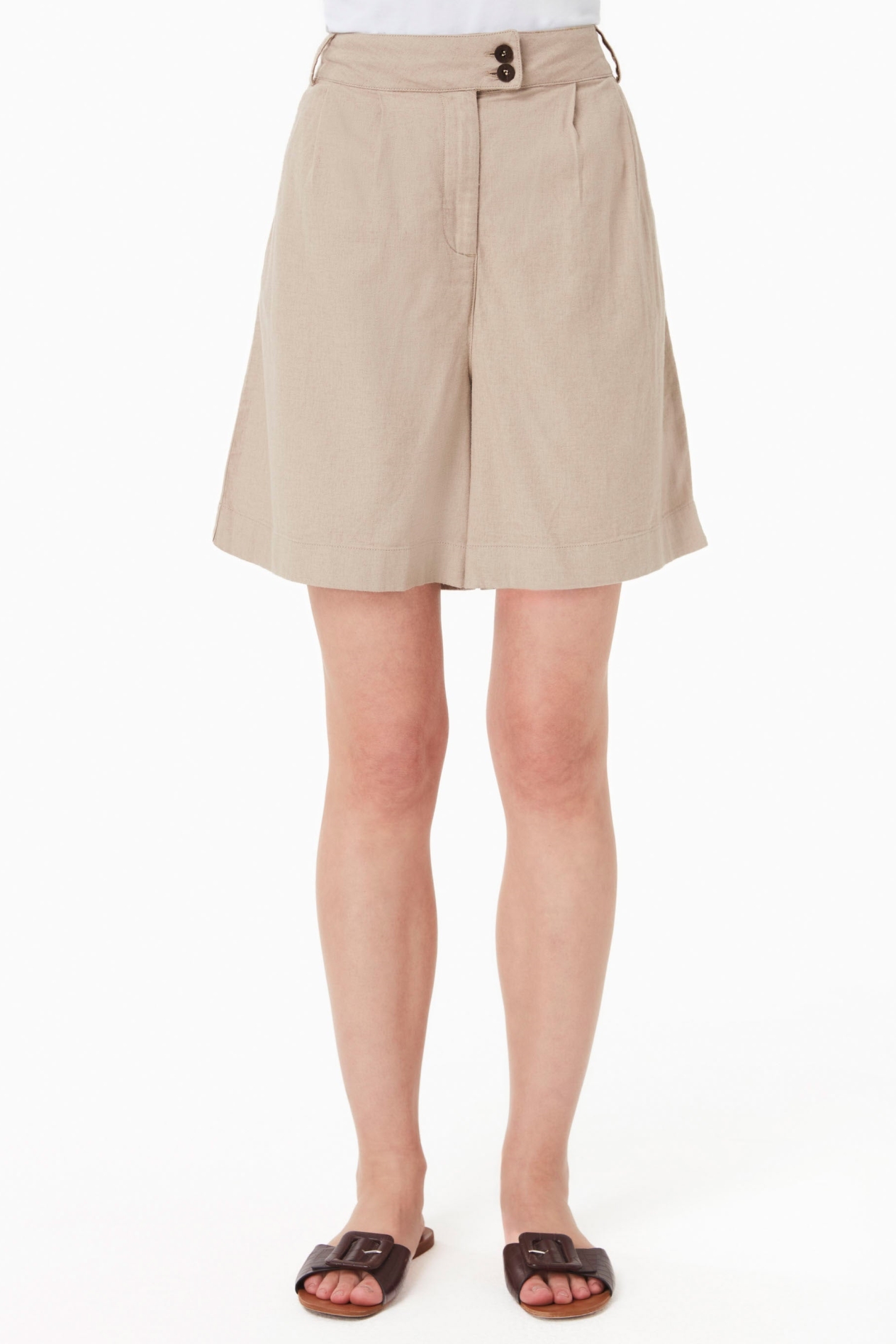 ORGANICATION Damen vegan Kurze Hose Sand