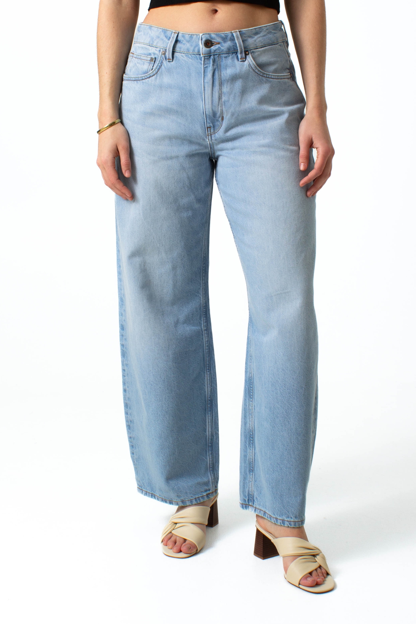 Kuyichi Damen vegan Jeans Lucy Loose Hellblau