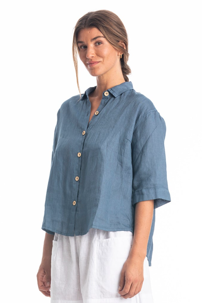 Image of RAVENS VIEW IBIZA dames vegan Blouse Zomer Jeans Blauw