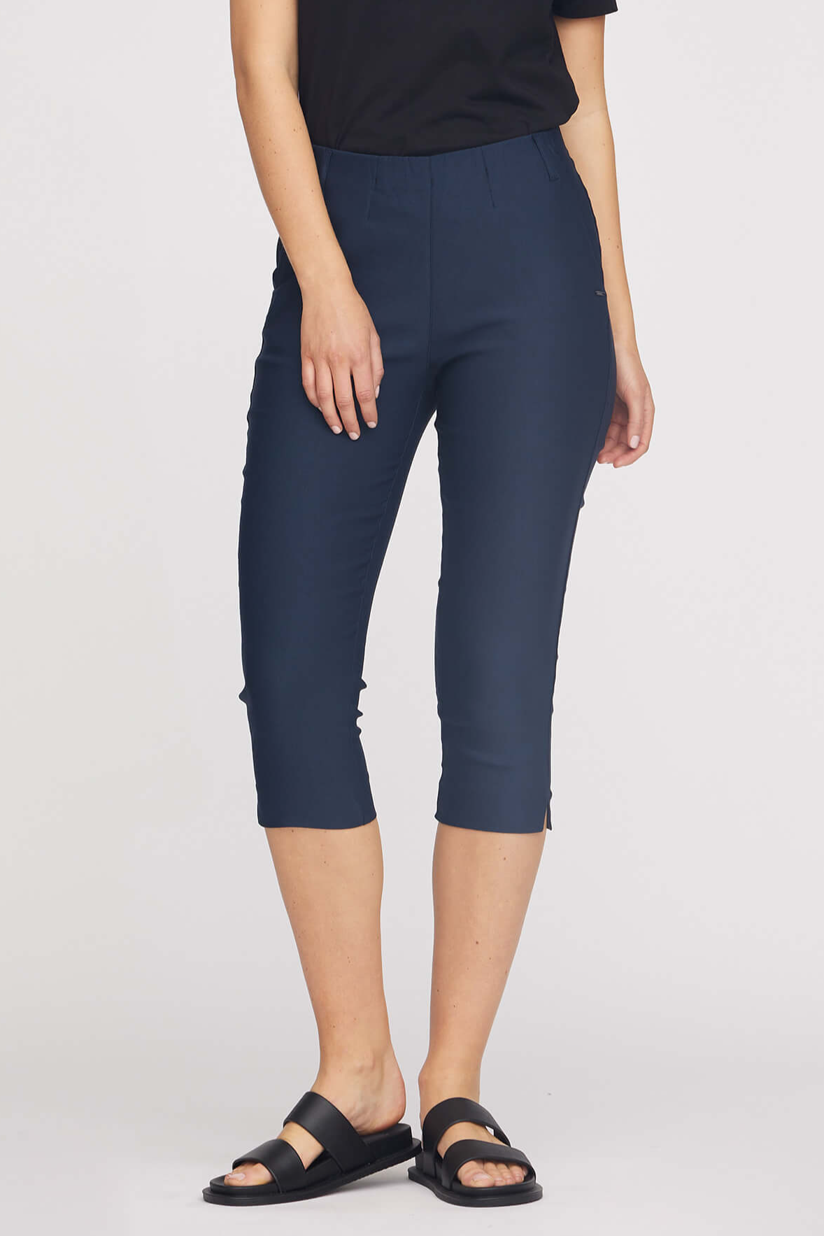 Image of LAURIE dames vegan Broek Elizabeth Slim Capri Ml Marineblauw