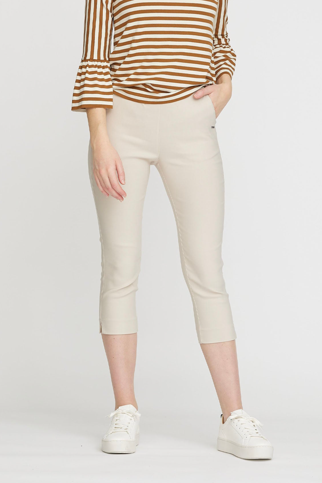 LAURIE Damen vegan Hose Elizabeth Slim Capri Ml Grau Sand