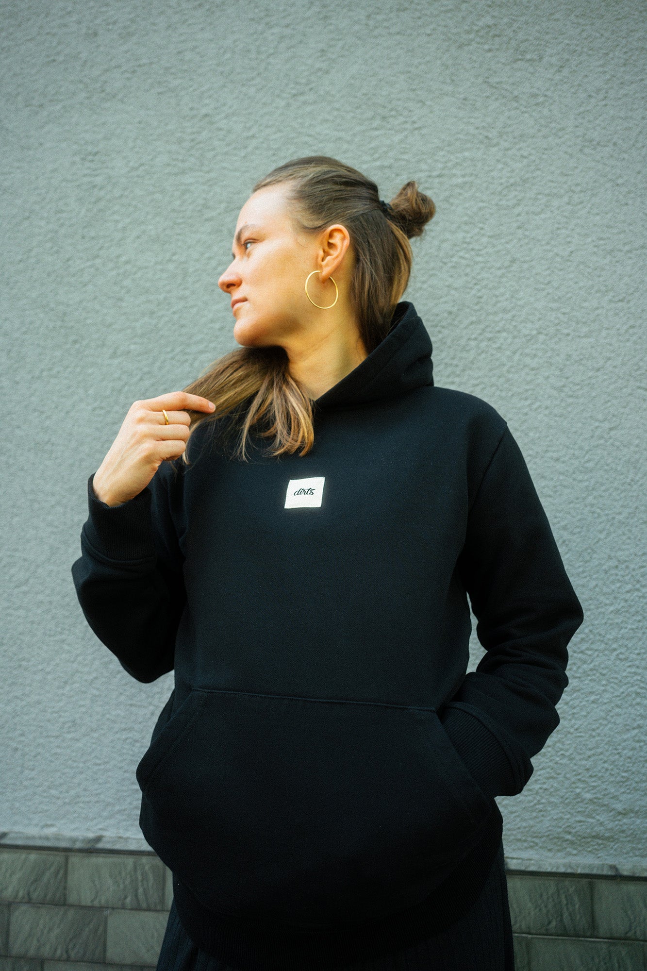 DIRTS Herren vegan Hoodie Logo Patch Schwarz