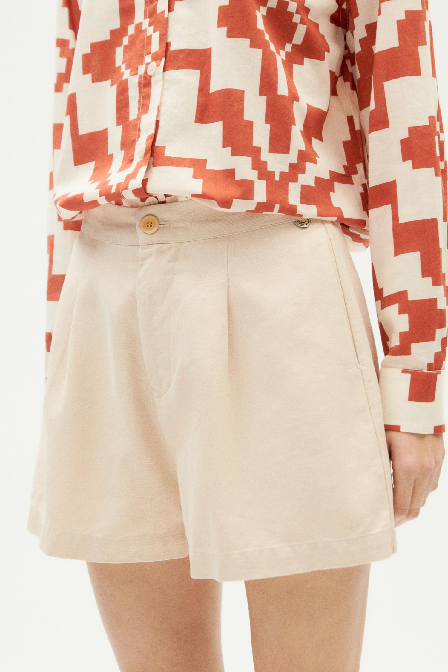 Image of Thinking MU dames vegan Shorts Narciso Cream