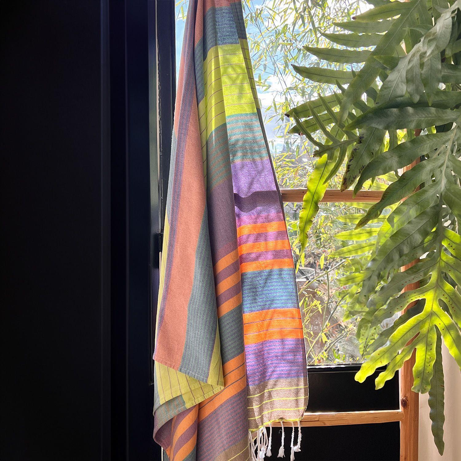 Karawan unisex vegan Towel Sud Purple Sun