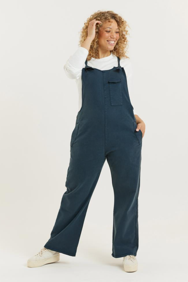 Flax and Loom Damen vegan Latzhose Lou Barker Navy
