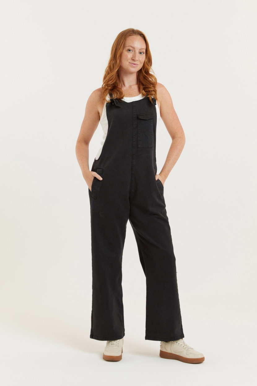 Flax and Loom Damen vegan Dungaree Tencel Mary Lou Schwarz