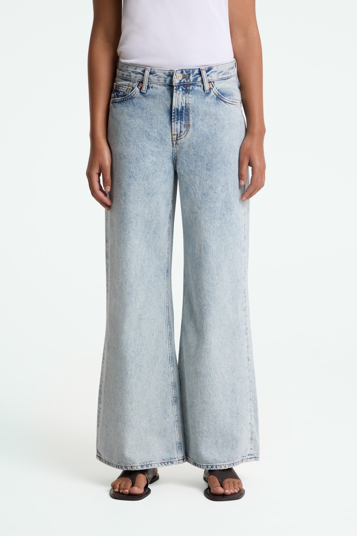 Kings Of Indigo Damen vegan Jeans Tiy Blau Reef Marmor