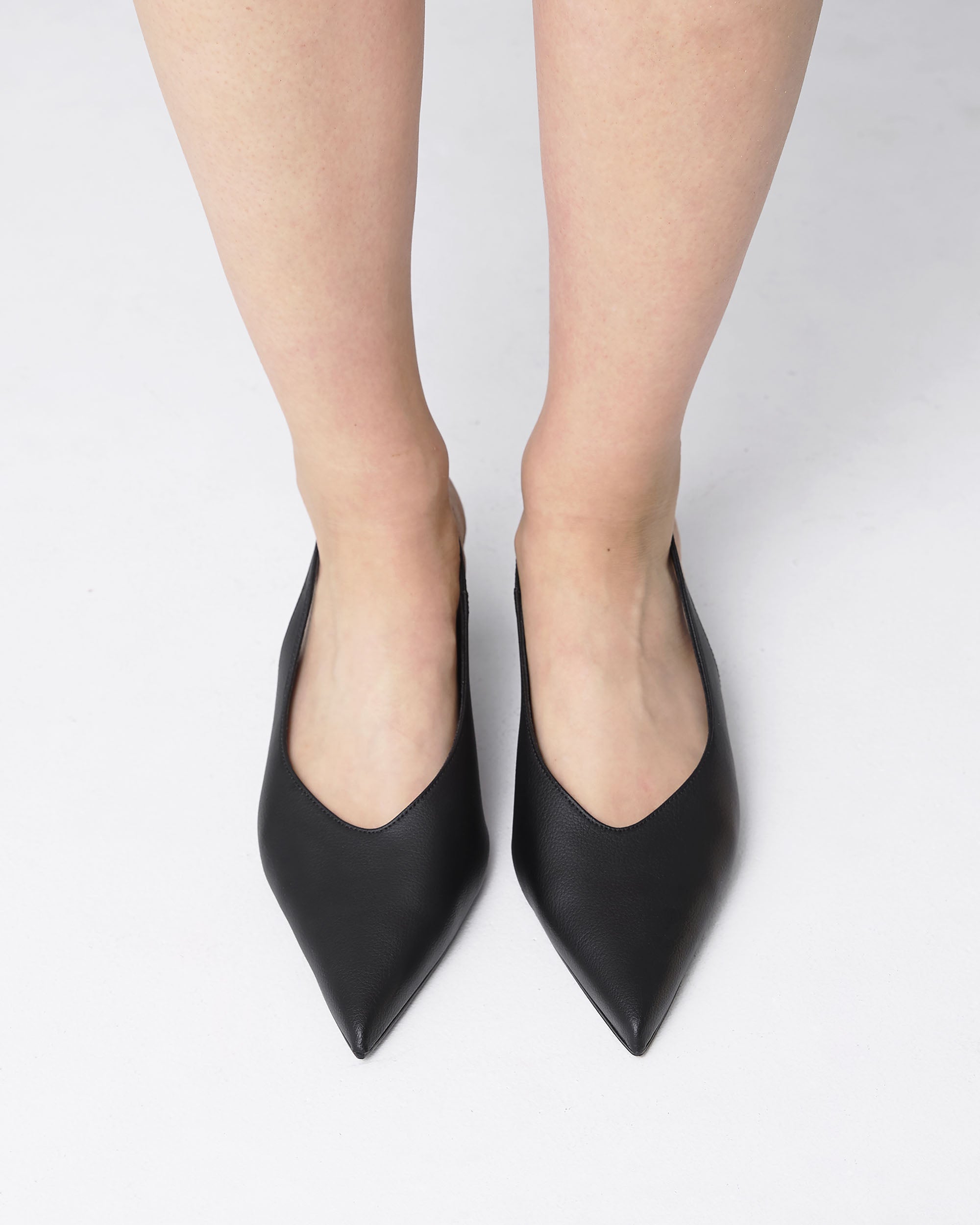 BOHEMA womens vegan Pumps Kitten Heels Pointy Toe Black