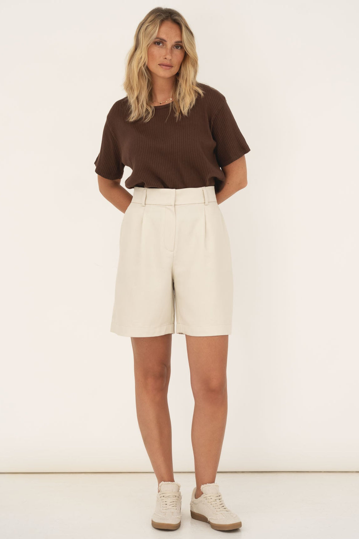 NÃ¤z womens vegan Shorts Elise White