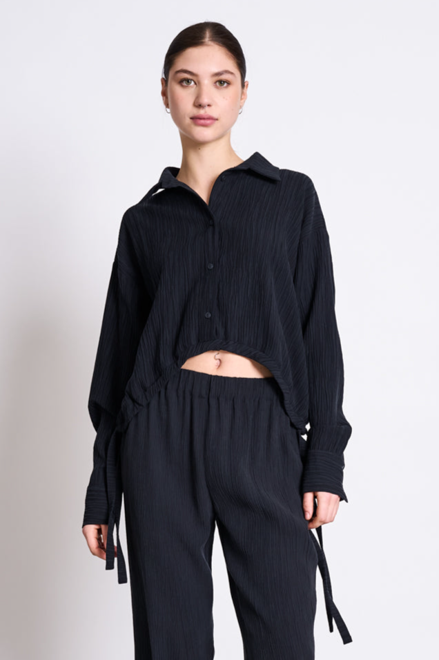 Image of JAN 'N JUNE dames vegan Shirt Crinkle Isted Zwart