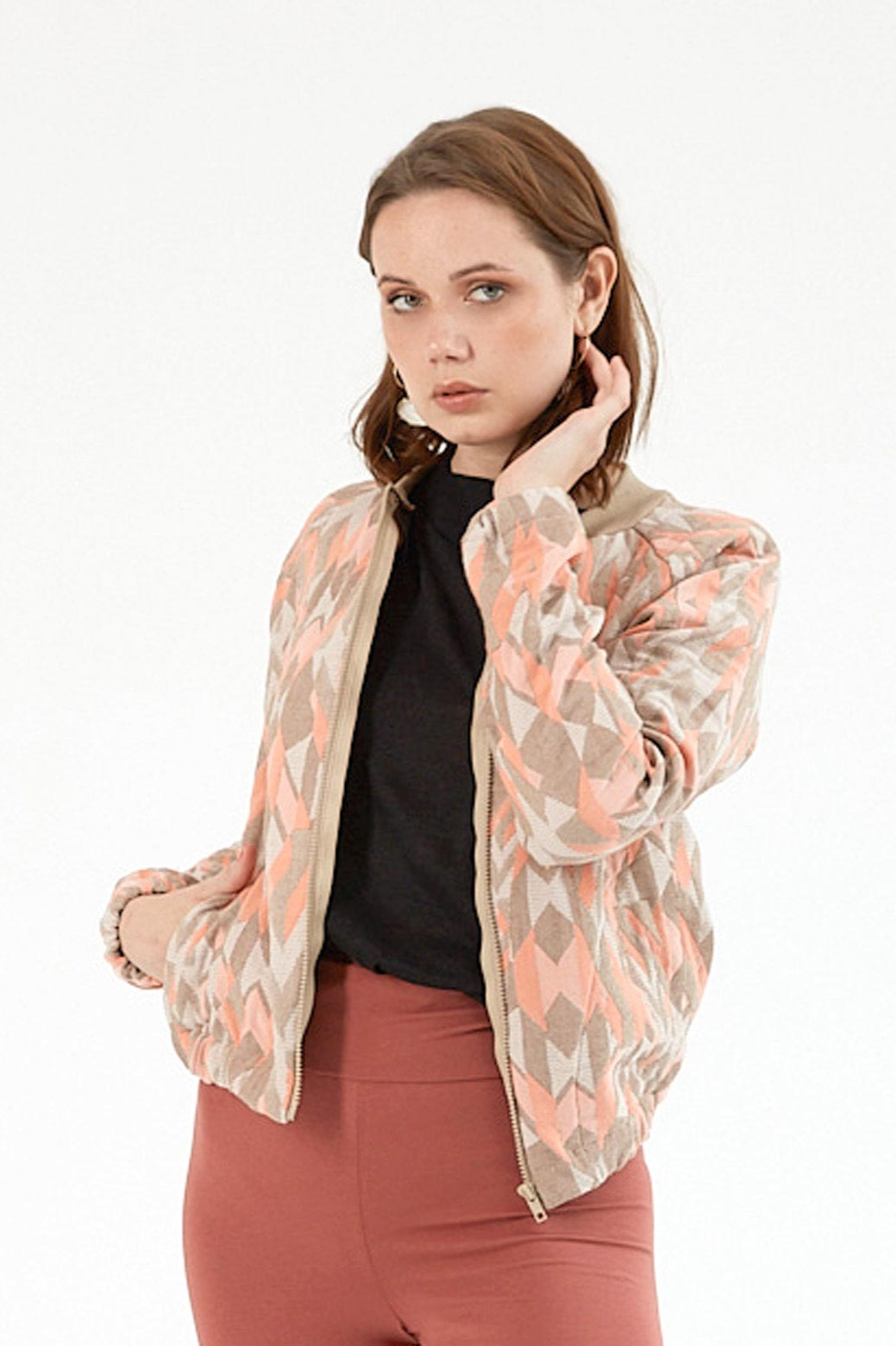 Image of WiDDA dames vegan Jas Mia Met Etnisch Patroon Beige