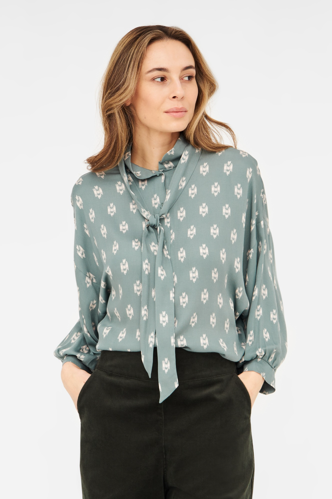 Image of Widda dames vegan Blouse Statement Mavis Inka Petrol
