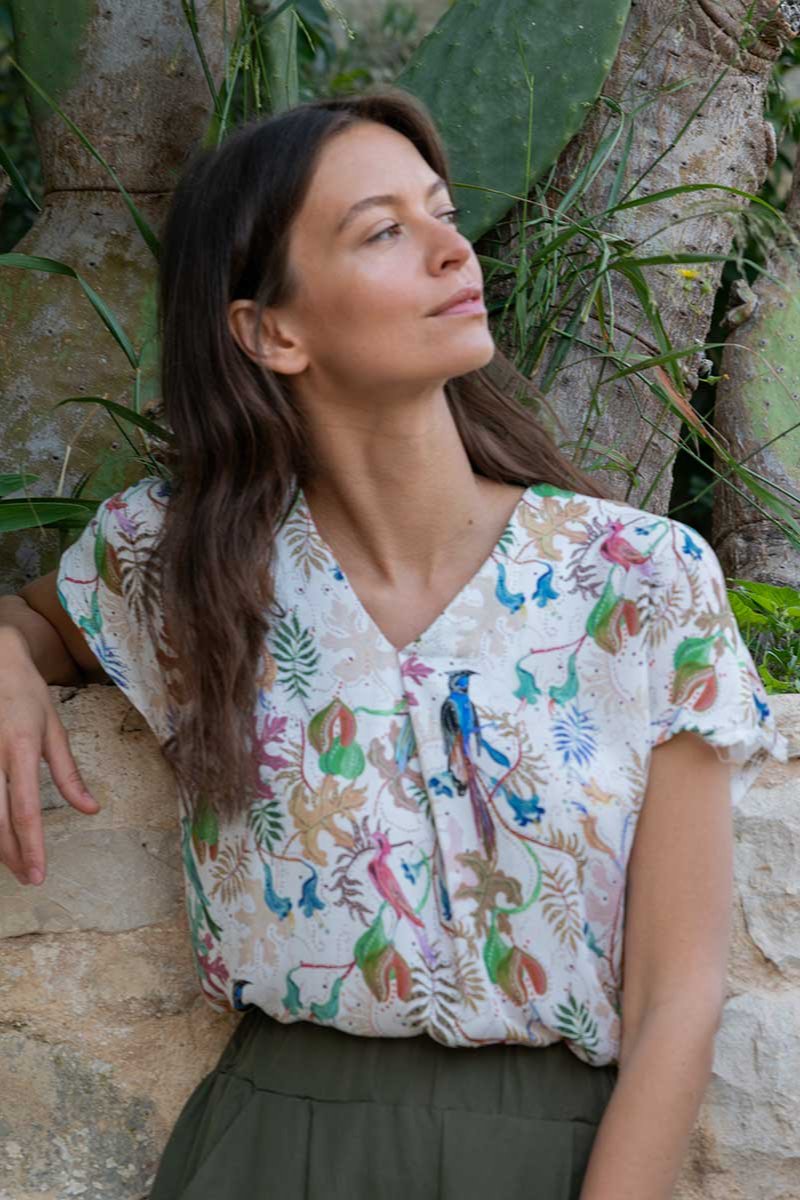 Image of Widda dames vegan Blouse Beat Print Off White