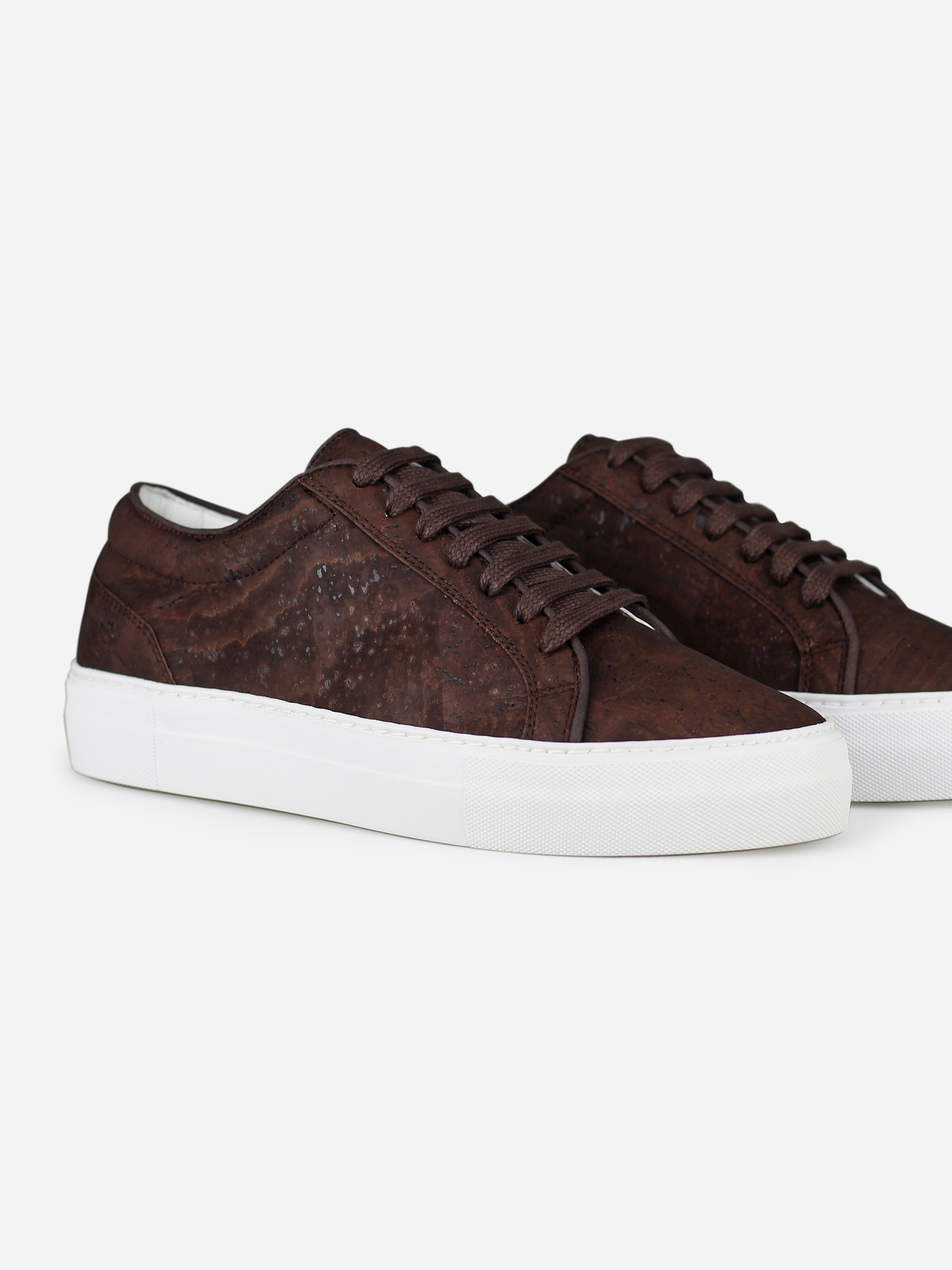 QURC men vegan Sneakers Castanha Brown Essential