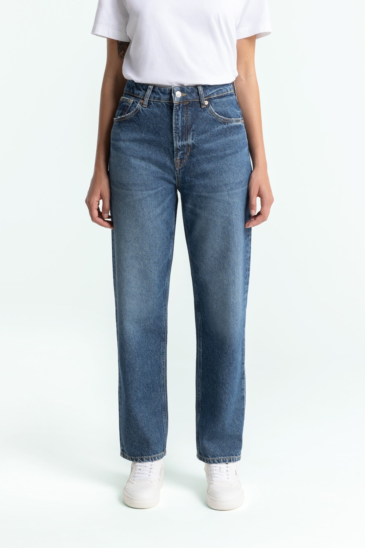 Kings Of Indigo Damen vegan Jeans Alice Used Dunkelblau