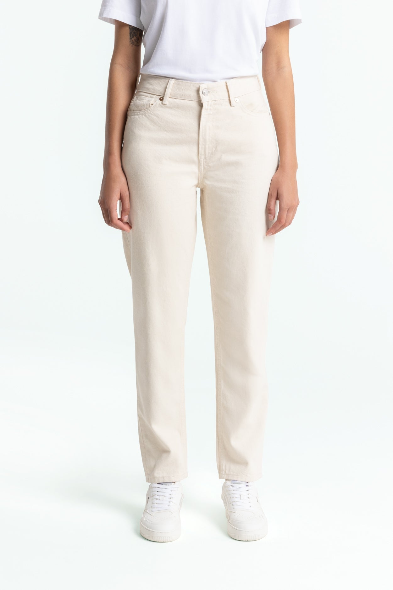 Image of Kings of Indigo dames vegan Cropped Jeans Caroline Ecru