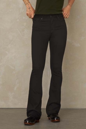 Kings Of Indigo Damen vegan Flared Jeans Marie Stay Schwarz