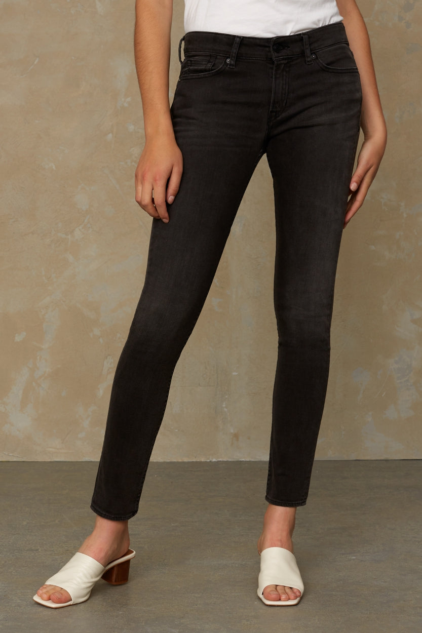 Kings Of Indigo Damen vegan Jeans Juno Gorbi Schwarz Verblasst